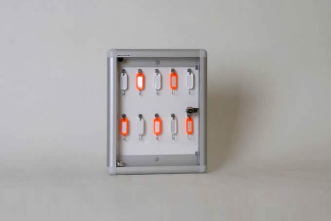 Anahtar Dolabı 10 Kanca Kapasiteli Pleksi Kapılı