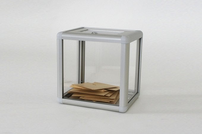 Şeffaf Anket Kutusu