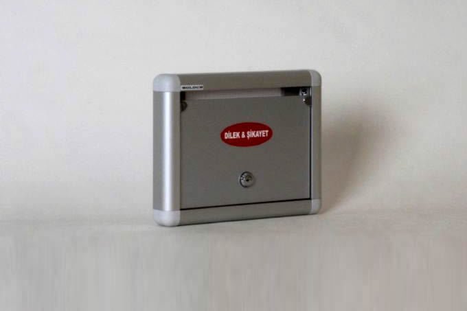 Dilek Şikayet Kutusu Alüminyum Kapılı