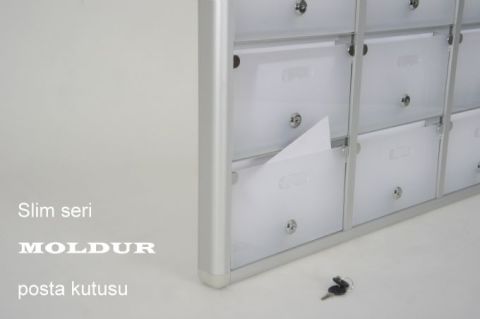 Posta Kutusu 15 Daire İsimlikli Pleksi Kapılı