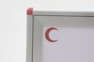 Ecza Dolabı Tek Kapılı Kırmızı Köşeli