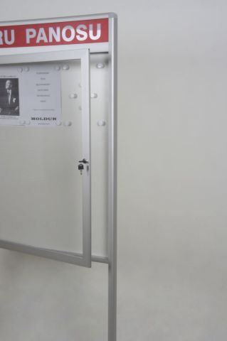 Ayaklı Duyuru Panosu 12 A4 Kapasiteli