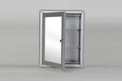 Mirrored bathroom cabinet with one door.