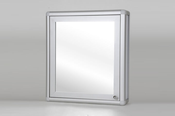 Aynalı banyo dolabı kulplu ve mıknatıslı
