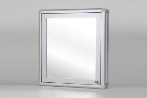 Aynalı banyo dolabı kulplu ve mıknatıslı