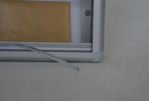 Boîte aux lettres horizontale transparente avec étiquette nominative