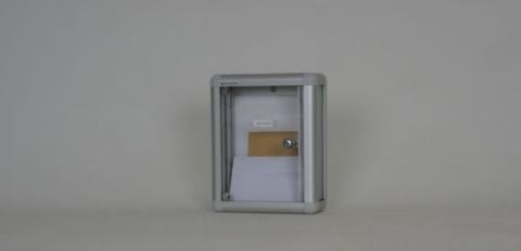 İsimlikli Şeffaf Dikey Posta Kutusu